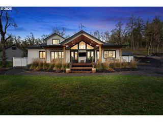 683 OAK St, Springfield, OR 97477