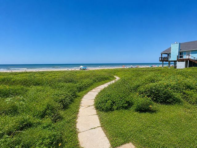 22321 Kennedy Drive, Galveston, TX 77554