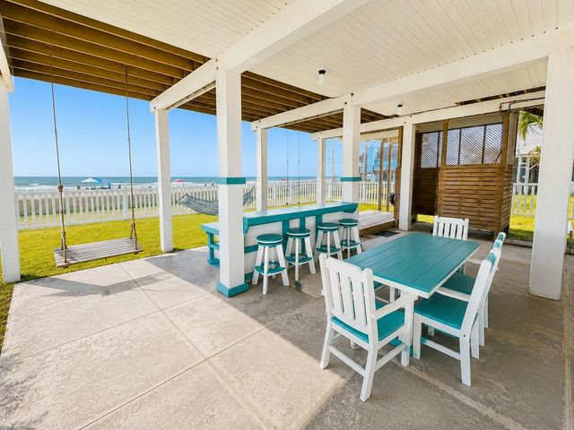 22321 Kennedy Drive, Galveston, TX 77554