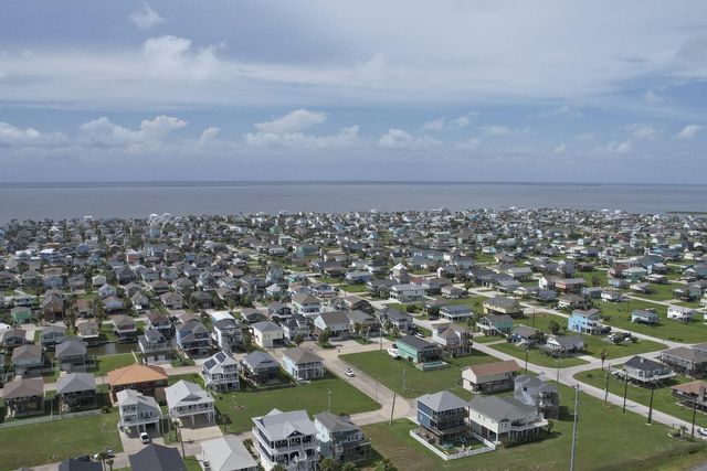 22321 Kennedy Drive, Galveston, TX 77554