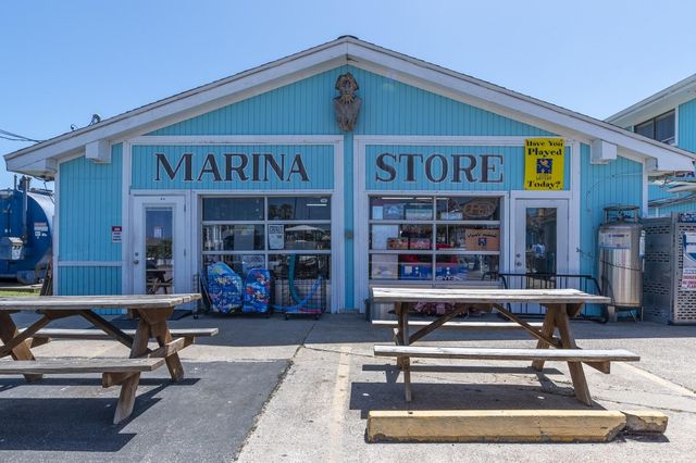 22321 Kennedy Drive, Galveston, TX 77554