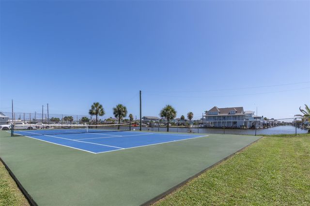 22321 Kennedy Drive, Galveston, TX 77554