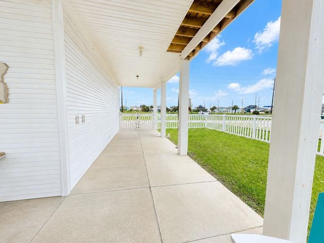 22321 Kennedy Drive, Galveston, TX 77554