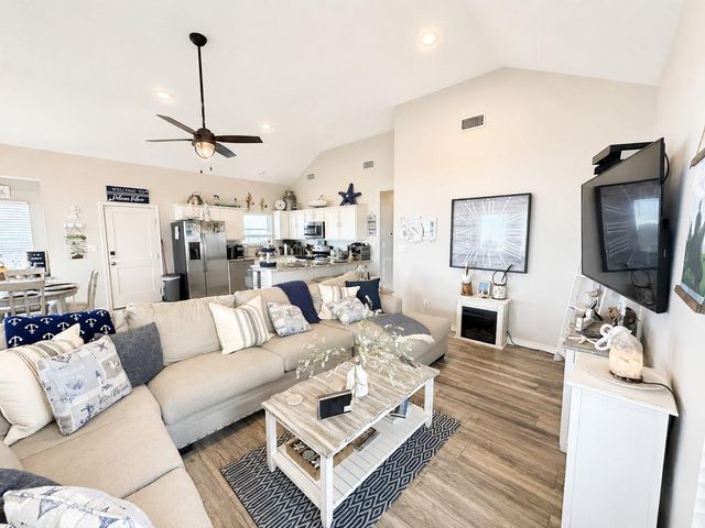 22321 Kennedy Drive, Galveston, TX 77554