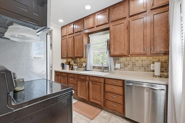 127 E PALMER Avenue, Council Bluffs, IA 51503