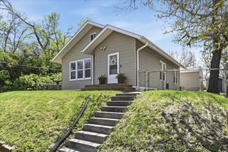 127 E PALMER Avenue, Council Bluffs, IA 51503