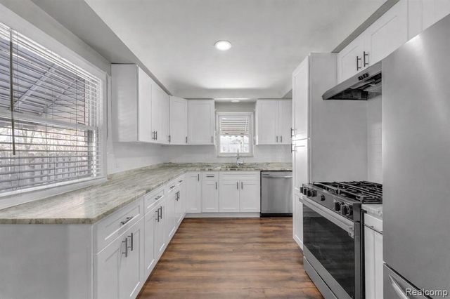 6725 Schaller Drive, Garden City, MI 48135