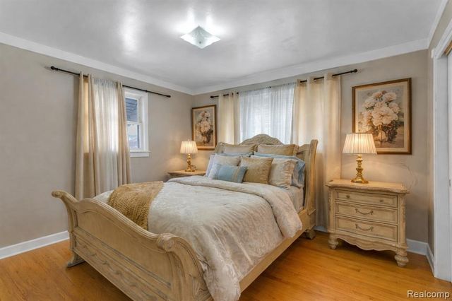 6725 Schaller Drive, Garden City, MI 48135