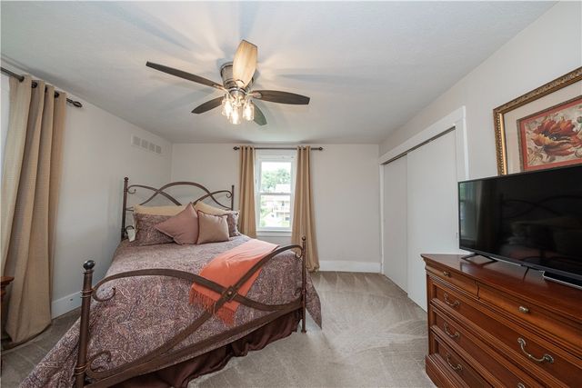 1927 Kansas Ave, White Oak, PA 15131
