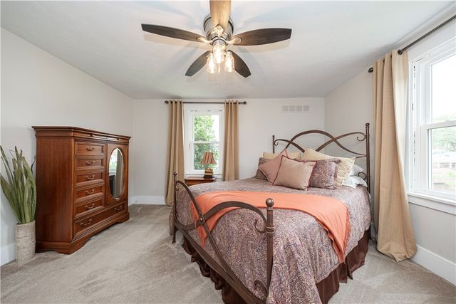 1927 Kansas Ave, White Oak, PA 15131