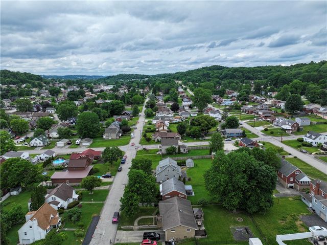 1927 Kansas Ave, White Oak, PA 15131