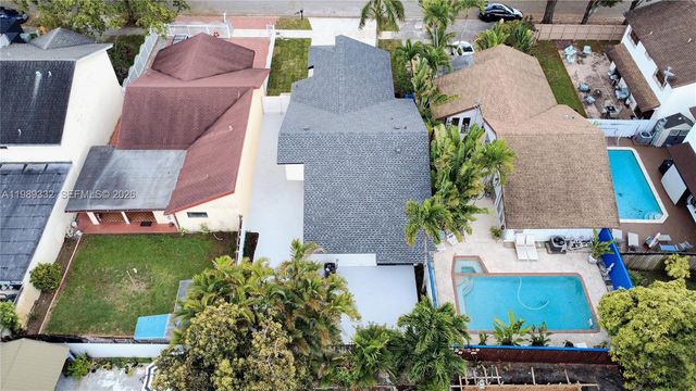 8961 SW 6th St, Miami, FL 33174