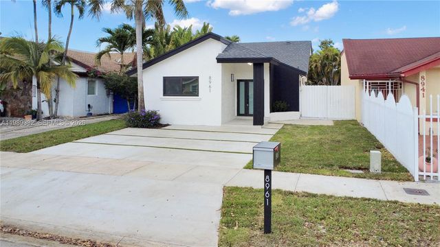 8961 SW 6th St, Miami, FL 33174