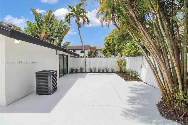 8961 SW 6th St, Miami, FL 33174