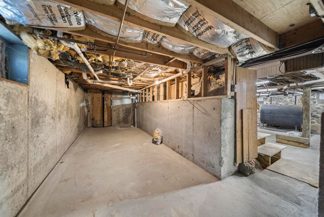 35 Thissell Avenue, Dracut, MA 01826