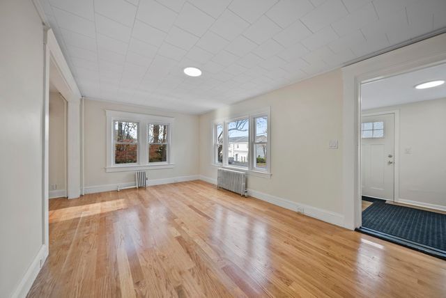 35 Thissell Avenue, Dracut, MA 01826