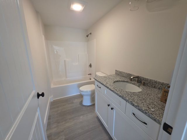 87 Acapesket Rd 2A, Falmouth, MA 02536