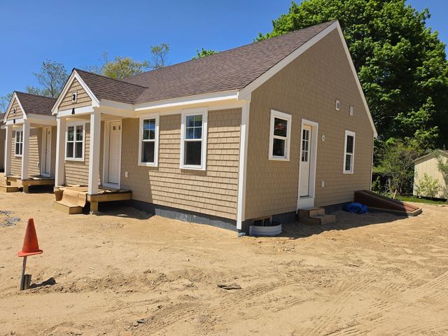 87 Acapesket Rd 2A, Falmouth, MA 02536