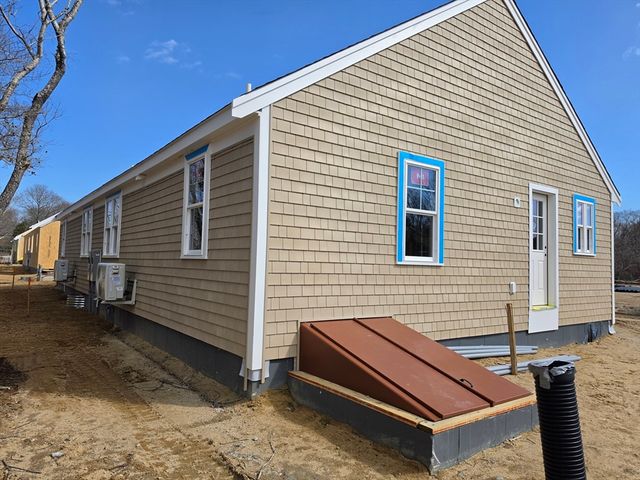 87 Acapesket Rd 2A, Falmouth, MA 02536