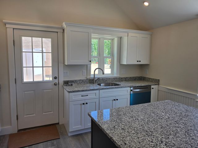 87 Acapesket Rd 2A, Falmouth, MA 02536