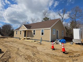 87 Acapesket Rd 2A, Falmouth, MA 02536