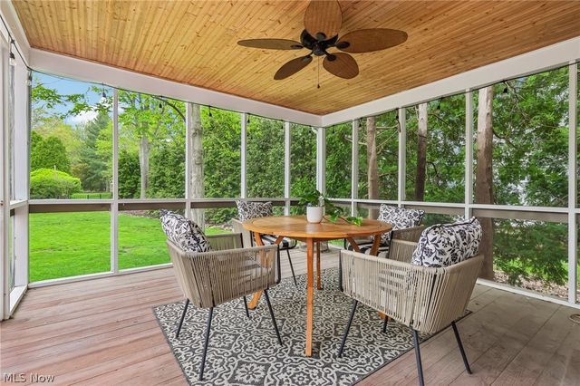 44 Pinewood Lane, Hudson, OH 44236