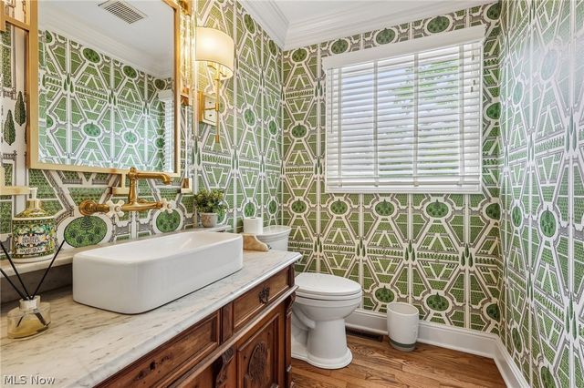 44 Pinewood Lane, Hudson, OH 44236
