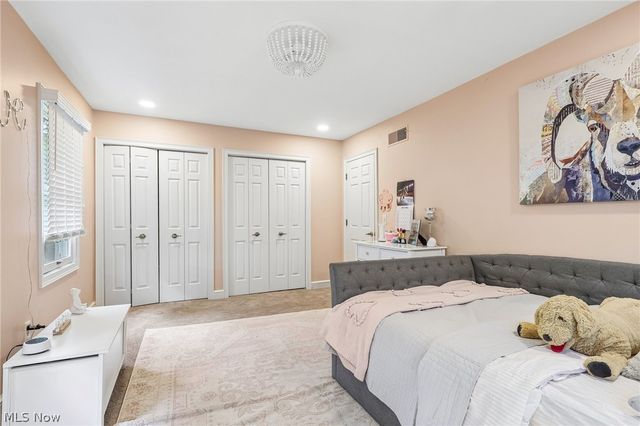 44 Pinewood Lane, Hudson, OH 44236