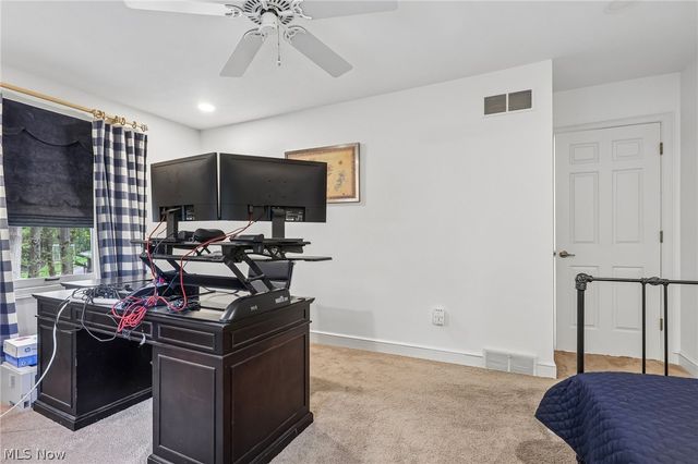 44 Pinewood Lane, Hudson, OH 44236