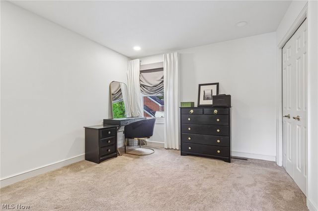 44 Pinewood Lane, Hudson, OH 44236