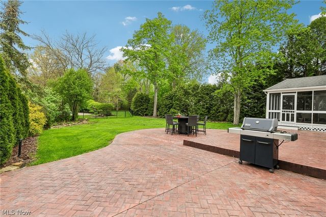 44 Pinewood Lane, Hudson, OH 44236