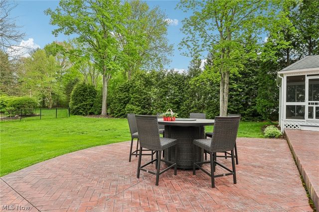 44 Pinewood Lane, Hudson, OH 44236