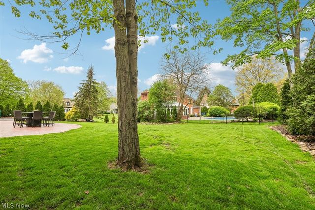 44 Pinewood Lane, Hudson, OH 44236