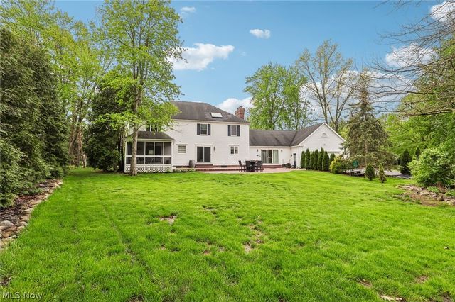 44 Pinewood Lane, Hudson, OH 44236