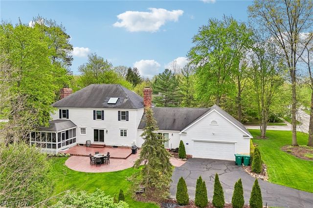 44 Pinewood Lane, Hudson, OH 44236