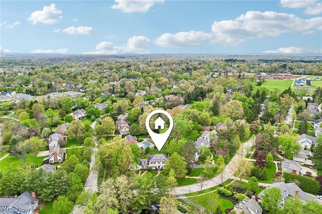 44 Pinewood Lane, Hudson, OH 44236