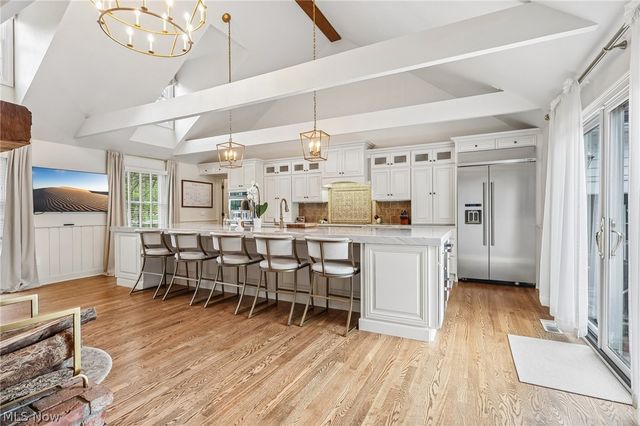 44 Pinewood Lane, Hudson, OH 44236