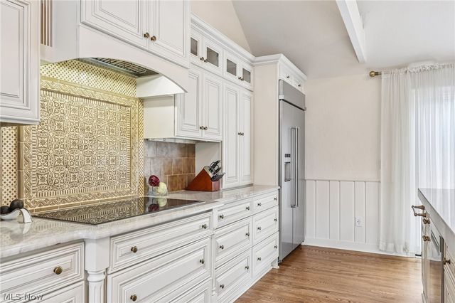 44 Pinewood Lane, Hudson, OH 44236