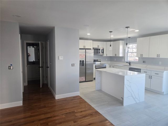 362 kenyon Avenue, Pawtucket, RI 02861