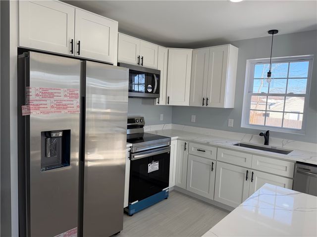 362 kenyon Avenue, Pawtucket, RI 02861