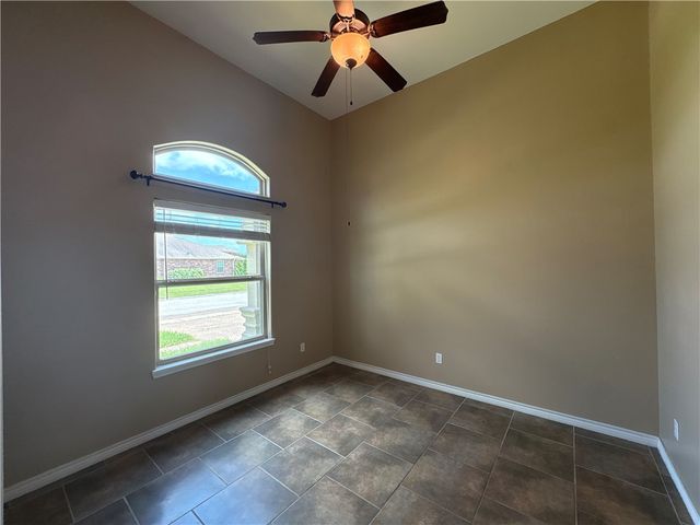 6805 Sir Moses Pl, Corpus Christi, TX 78414