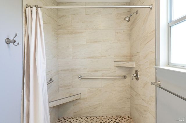 9662 Dawn Way, Windsor, CA 95492