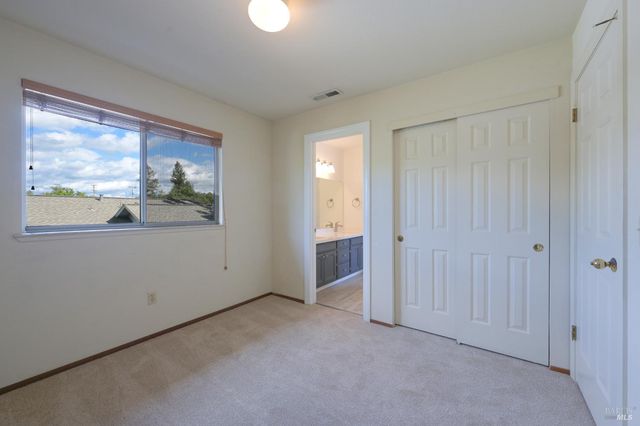 9662 Dawn Way, Windsor, CA 95492