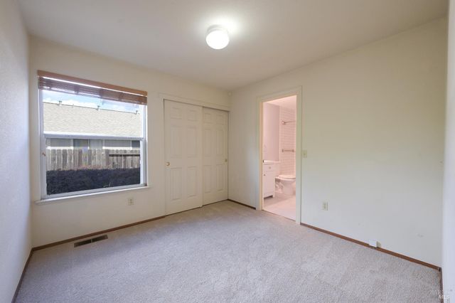 9662 Dawn Way, Windsor, CA 95492