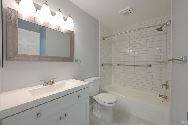 9662 Dawn Way, Windsor, CA 95492