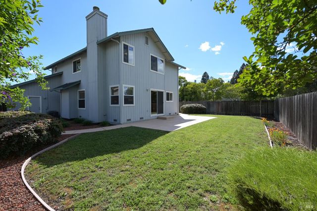 9662 Dawn Way, Windsor, CA 95492