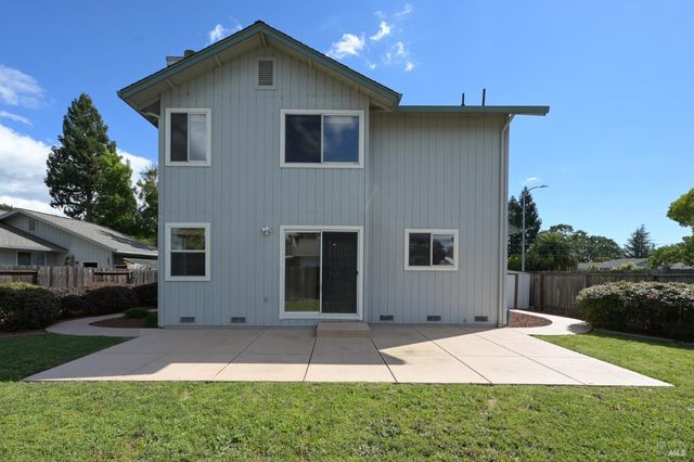 9662 Dawn Way, Windsor, CA 95492