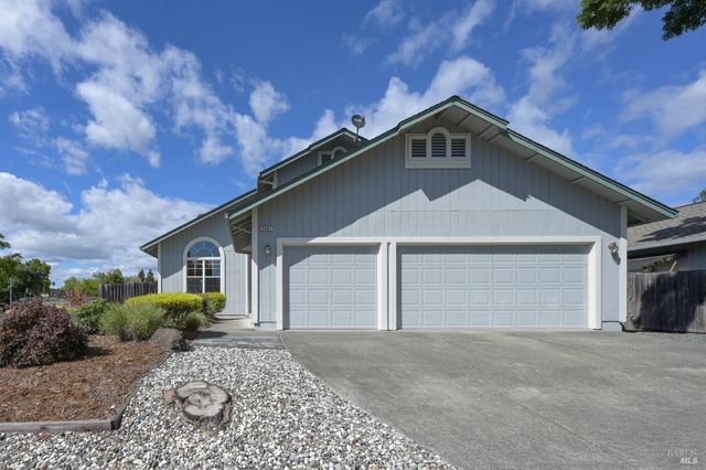 9662 Dawn Way, Windsor, CA 95492