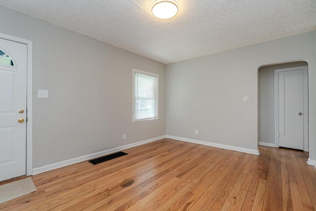 816 E Melrose Avenue, Columbus, OH 43224