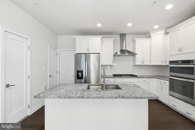 43185 MONGOLD SQ, Ashburn, VA 20148